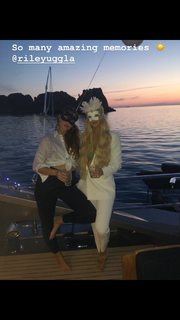 Georgia Hirst feet photo thumbnail
