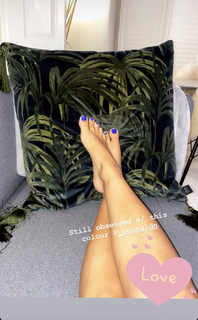 Georgia Hirst feet photo thumbnail