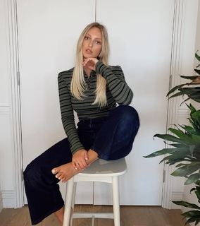 Georgia Hirst feet photo thumbnail