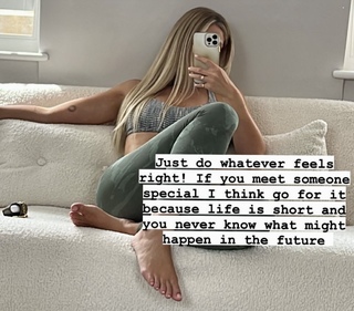Georgia Hirst feet photo thumbnail