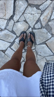 Georgia Hirst feet photo thumbnail