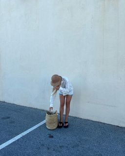 Georgia Hirst feet photo thumbnail