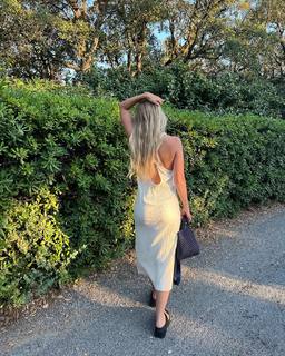 Georgia Hirst feet photo thumbnail