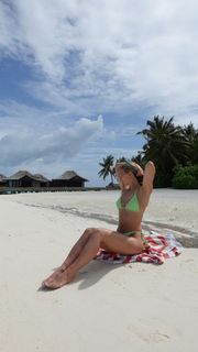 Georgia Hirst feet photo thumbnail