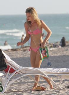 Georgia Jagger feet photo 13