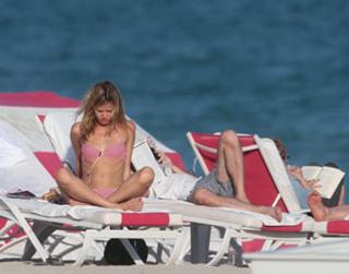 Georgia Jagger feet photo 9