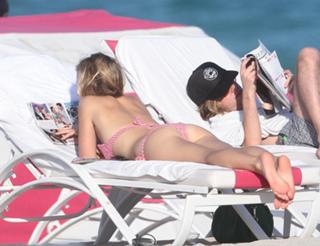 Georgia Jagger feet photo 4