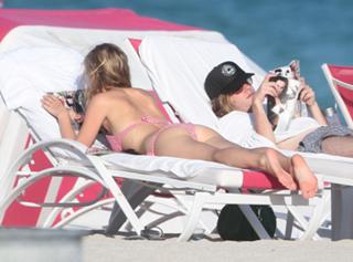 Georgia Jagger feet photo 1