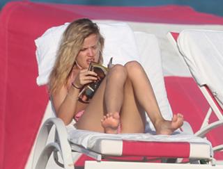 Georgia Jagger feet photo 15