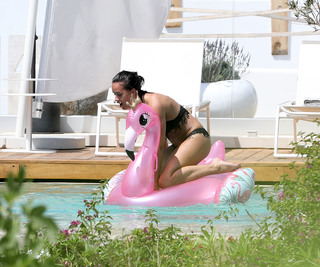 Georgia May Foote feet photo thumbnail