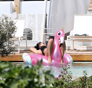 Georgia May Foote feet photo thumbnail