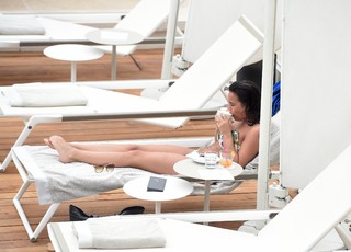 Georgia May Foote feet photo thumbnail