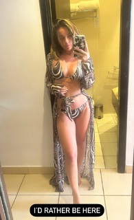 Georgia May Foote feet photo thumbnail