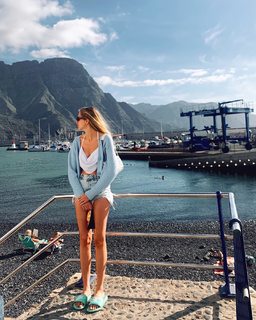 Georgia Meacham feet photo 3