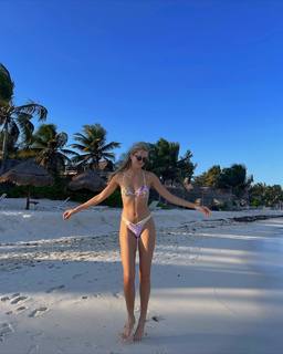 Georgia Meacham feet photo 13