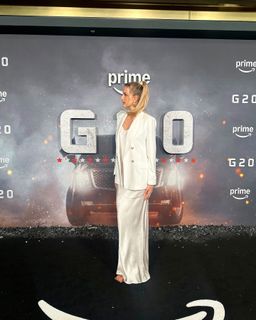 Georgia Meacham feet photo 9