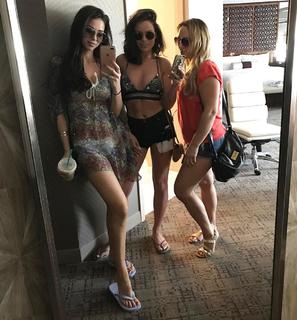 Georgia Salpa feet photo thumbnail