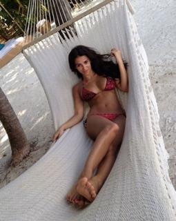 Georgia Salpa feet photo thumbnail