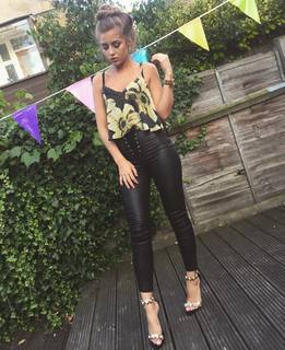 Georgia Steel feet photo thumbnail