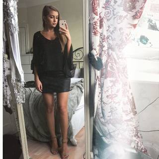 Georgia Steel feet photo thumbnail