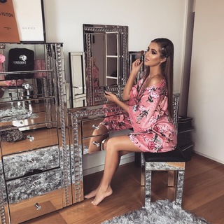 Georgia Steel feet photo thumbnail