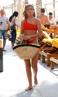 Georgia Steel feet photo thumbnail