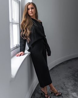 Georgia Steel feet photo thumbnail