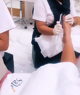 Georgia Steel feet photo thumbnail