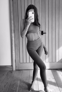 Georgia Steel feet photo thumbnail