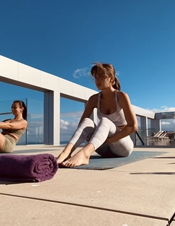 Georgia Steel feet photo thumbnail