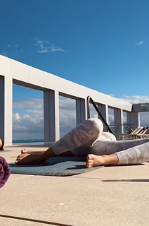 Georgia Steel feet photo thumbnail