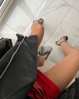 Georgia Steel feet photo thumbnail