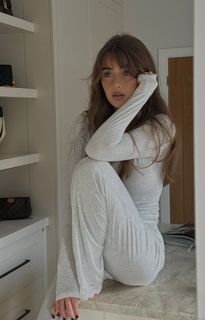 Georgia Steel feet photo thumbnail