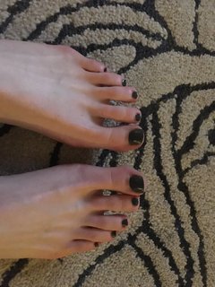 Georgia Taylor feet photo 3
