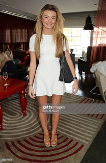 Georgia Toffolo feet photo thumbnail