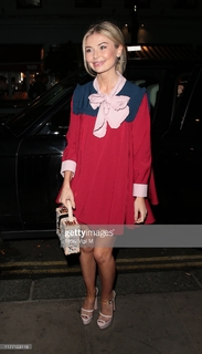 Georgia Toffolo feet photo thumbnail