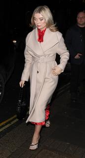 Georgia Toffolo feet photo thumbnail