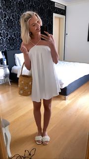 Georgia Toffolo feet photo thumbnail