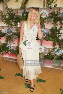 Georgia Toffolo feet photo thumbnail