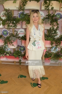 Georgia Toffolo feet photo thumbnail