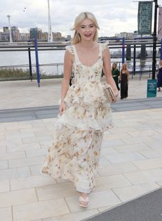 Georgia Toffolo feet photo thumbnail