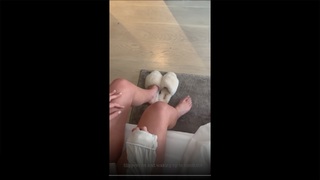 Georgia Toffolo feet photo thumbnail