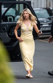 Georgia Toffolo feet photo thumbnail