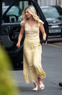 Georgia Toffolo feet photo thumbnail