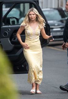 Georgia Toffolo feet photo thumbnail