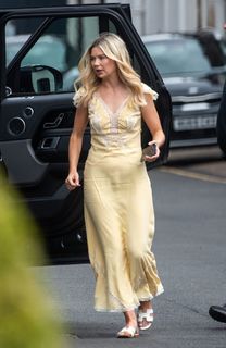 Georgia Toffolo feet photo thumbnail