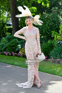 Georgia Toffolo feet photo thumbnail