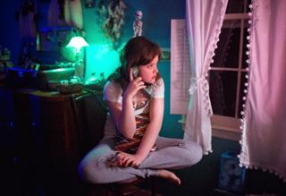 Georgie Henley feet photo thumbnail