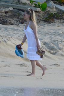 Georgie Thompson feet photo 1