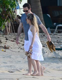 Georgie Thompson feet photo 9